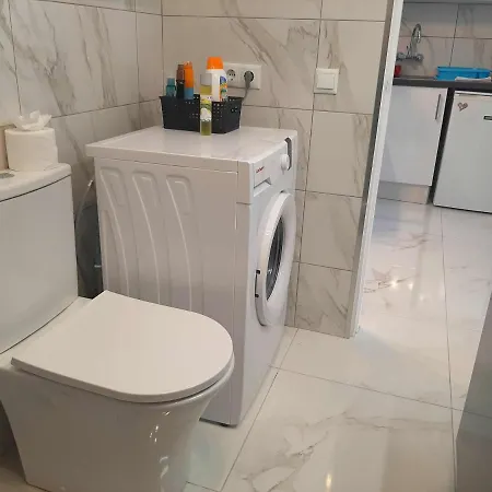 Centrally Located Close To The Ocean. Apartamento Arona (Tenerife)