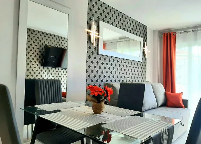 Centrally Located Close To The Ocean. * Arona (Tenerife)