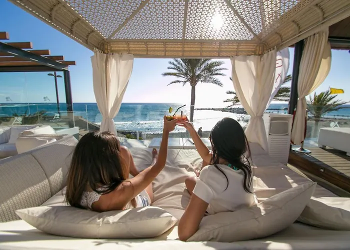 Centrally Located Close To The Ocean. * Arona (Tenerife)