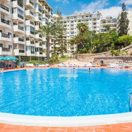 Centrally Located Close To The Ocean. 아파트 *